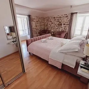 Private In Diocletians Palace , Spalato Croazia